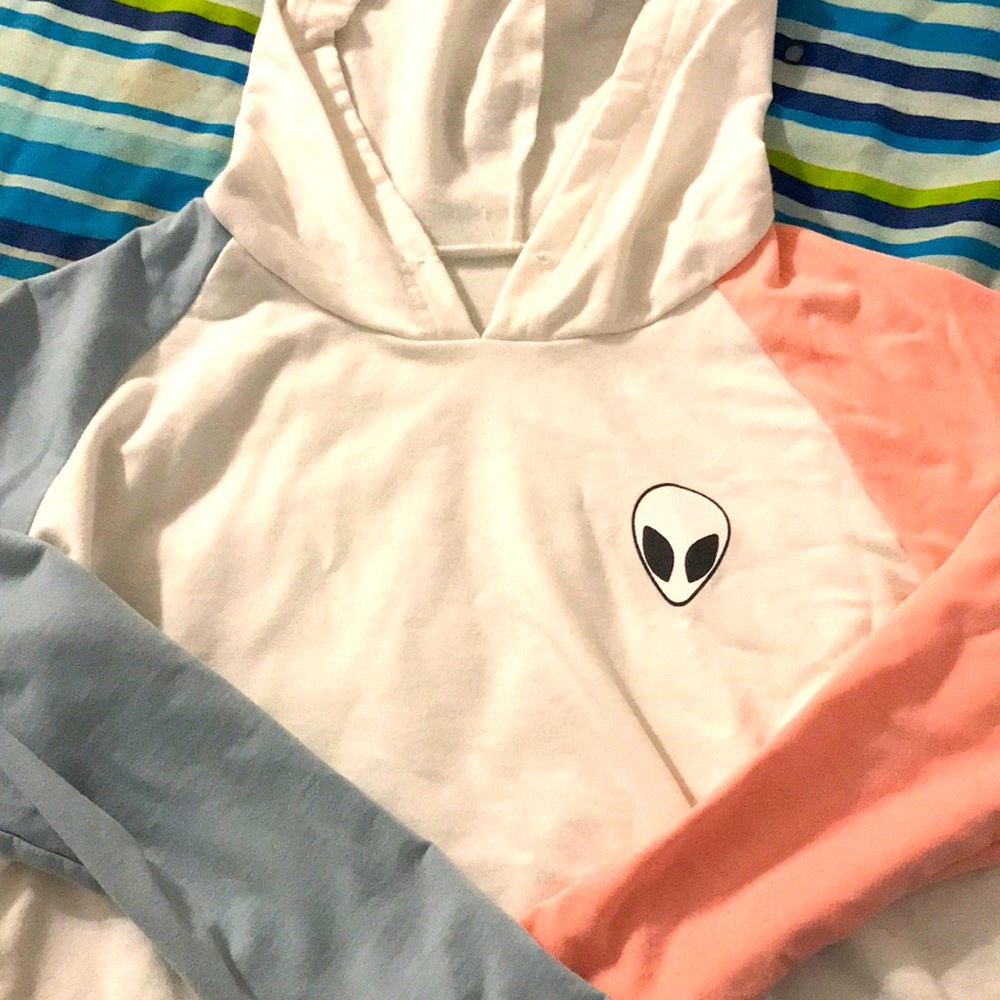 Long sleeve Alien crop top